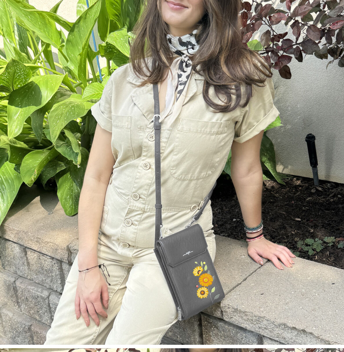 Joyful crossbody sunflowers bag Image 2