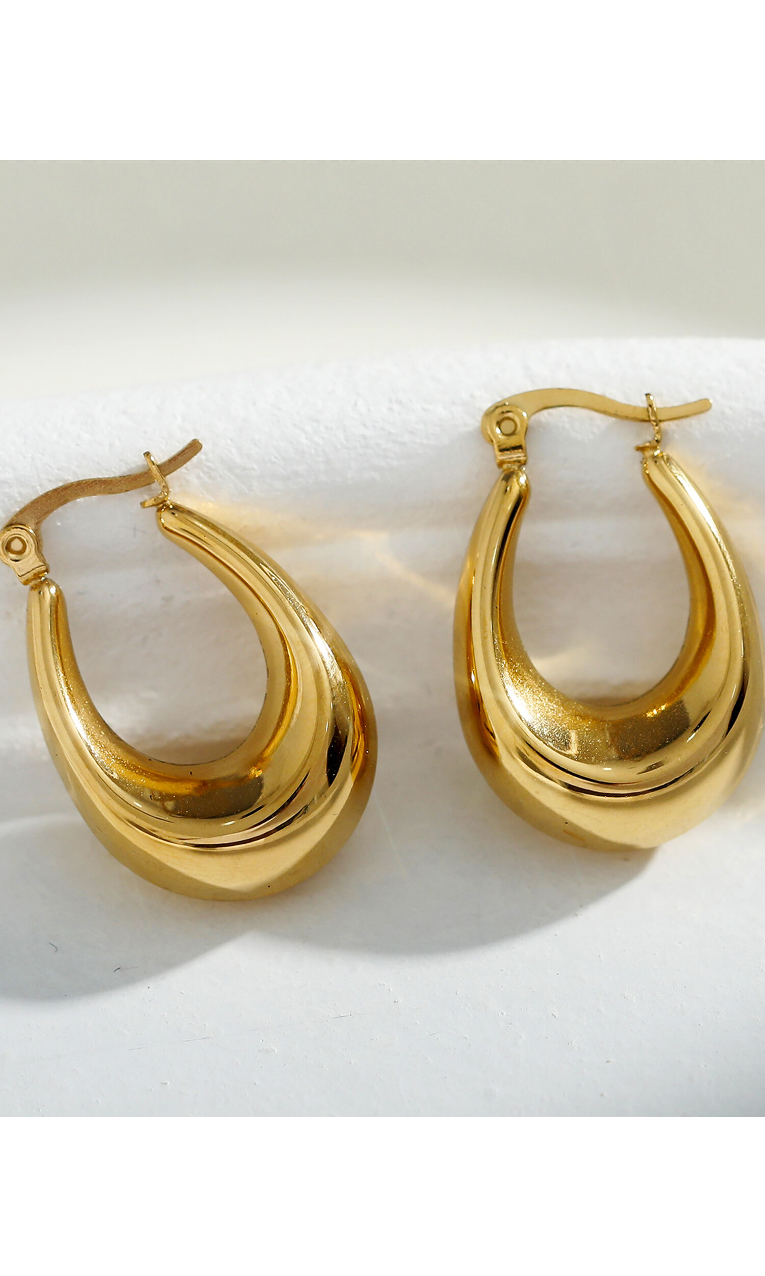 ARINA Chunky Shaped Hoops Image 3