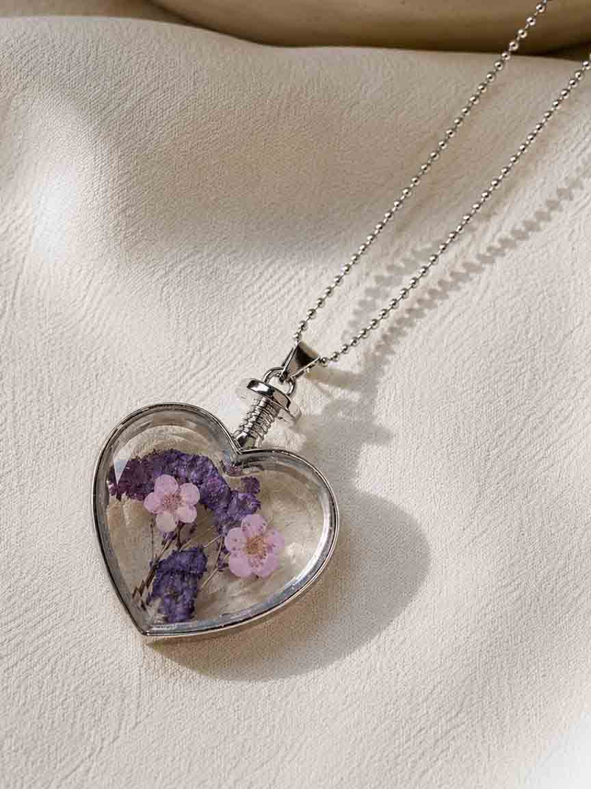Necklace With Resin Heart Pendant