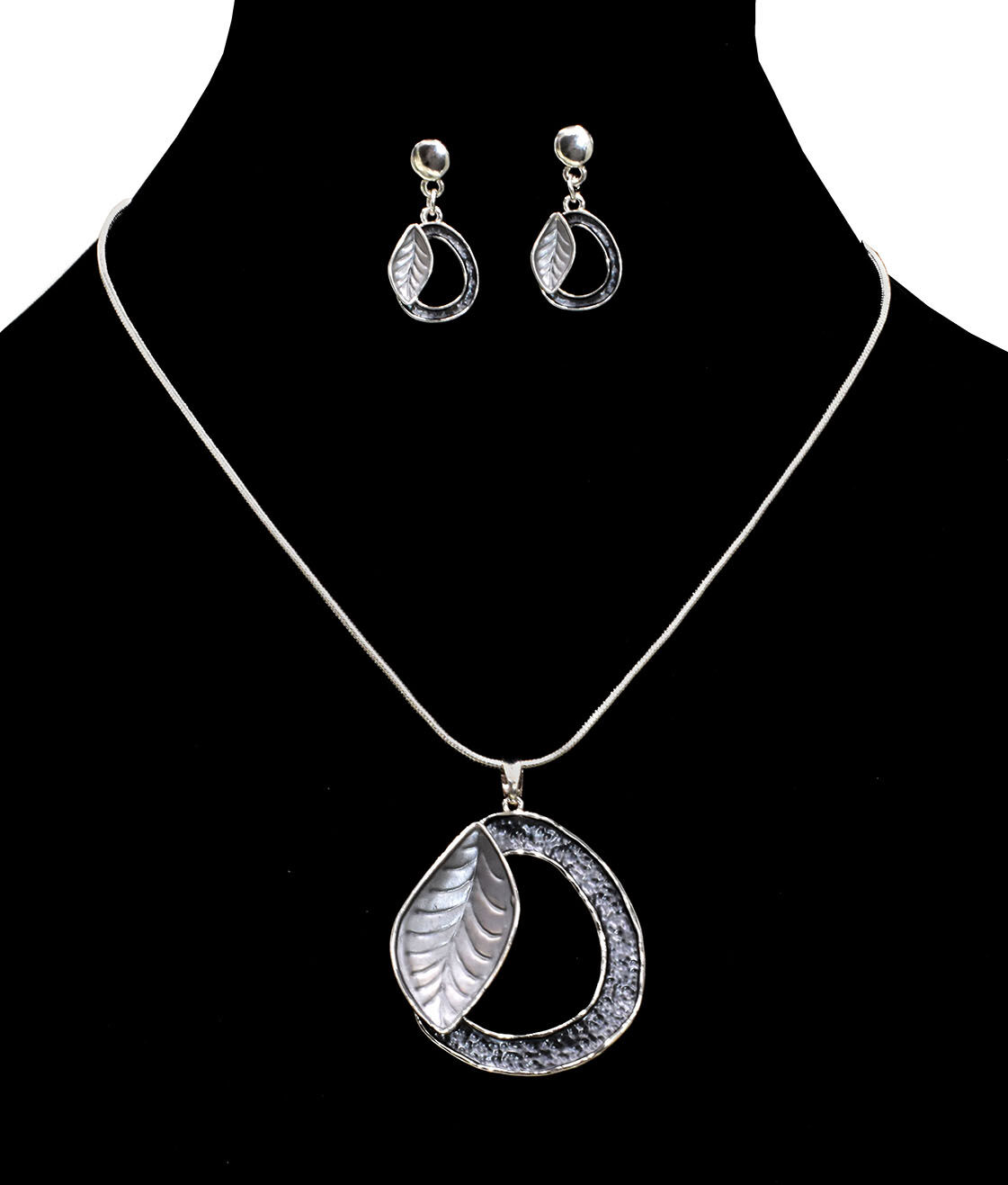 Circle Pendant with Leaf Detail Silver Necklace & Earring Set