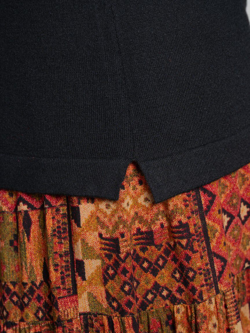 Elbow Sleeve Mock Neck Top Image 3