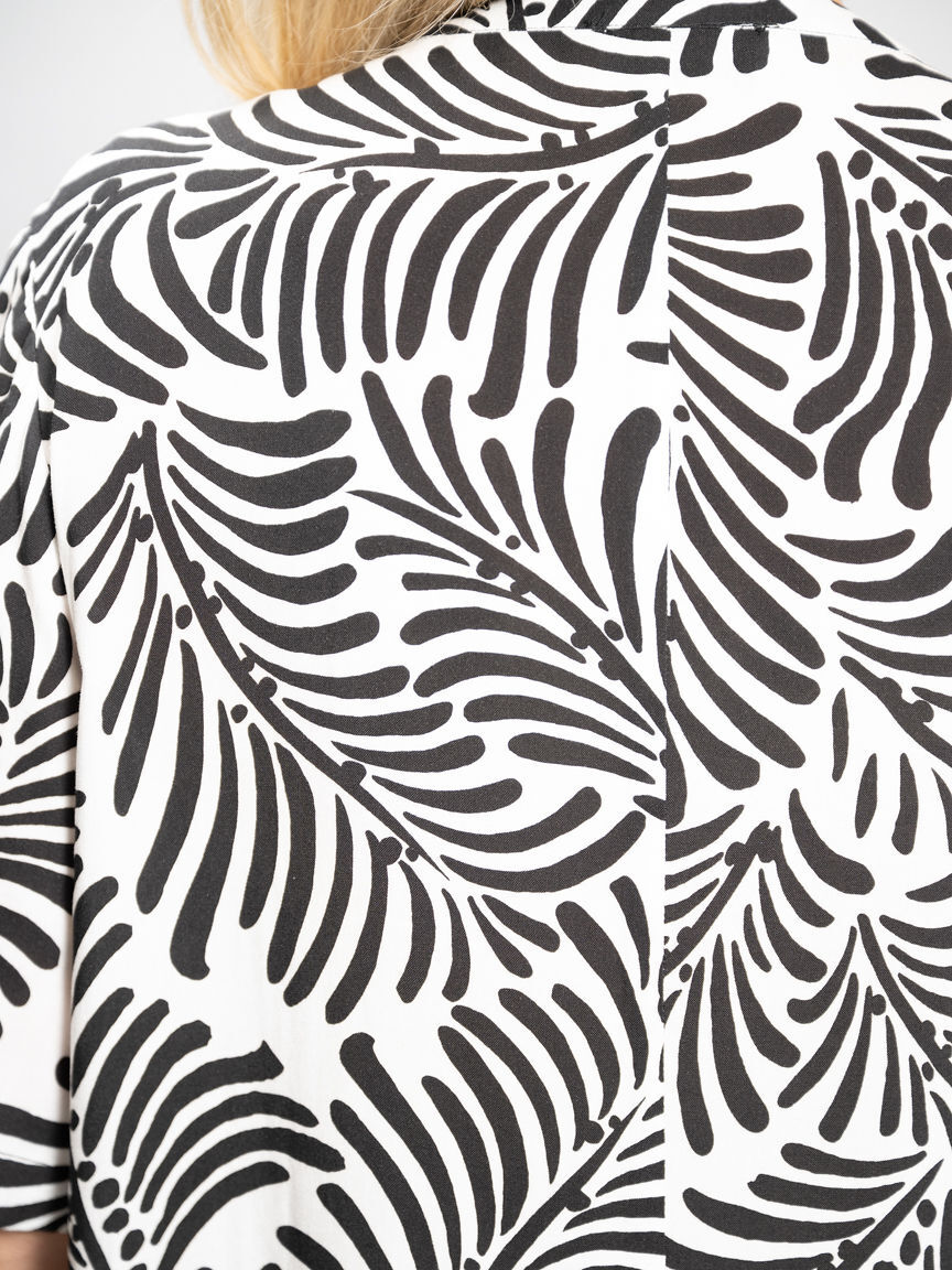 Short Sleeve Knee Length Dress With Pockets