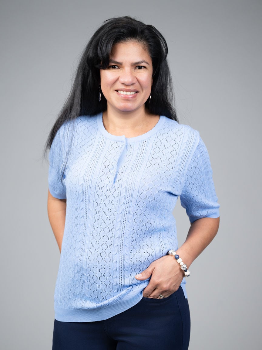 Short Sleeve Polo Sweater With Scalloped Collar Trim