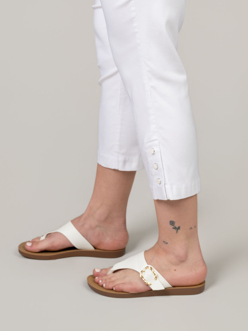 Pull-On Flatten It Capris Image 3