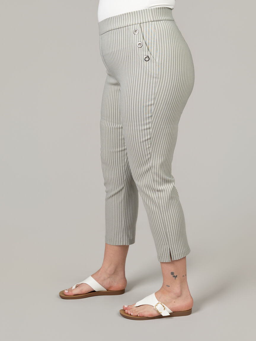 Pull-On Capri Pants with Grommet Detail