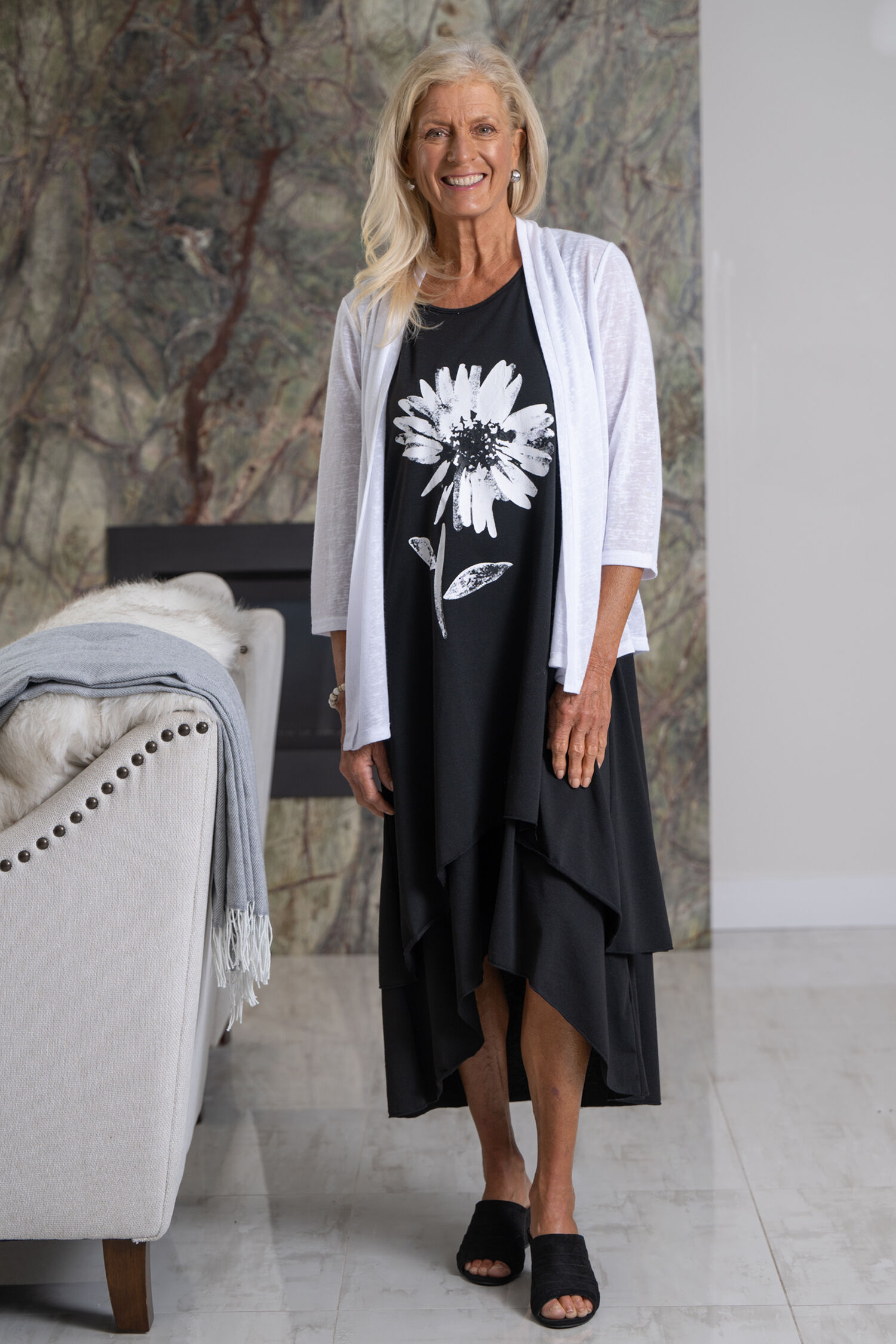 &frac34; Sleeve Lace Back Cardigan Image 4