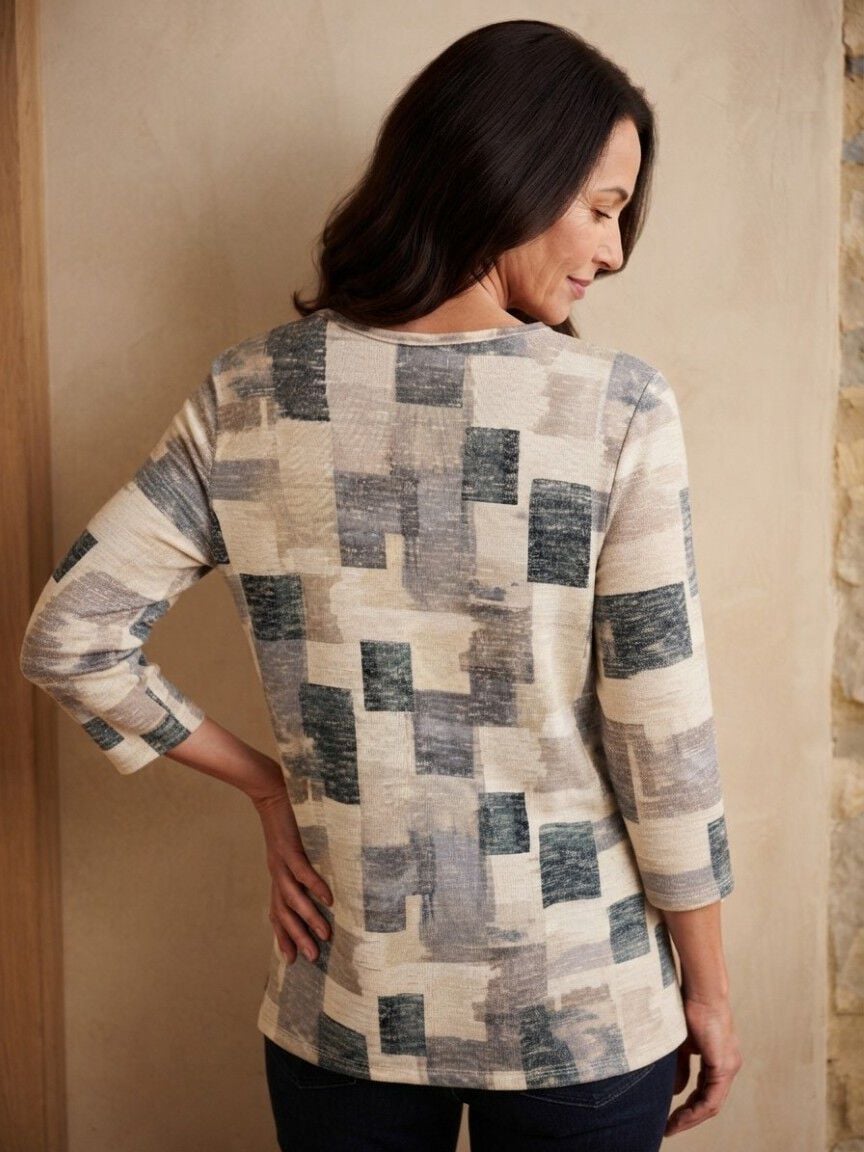 3/4 Sleeve Button Detail V-Neck Top