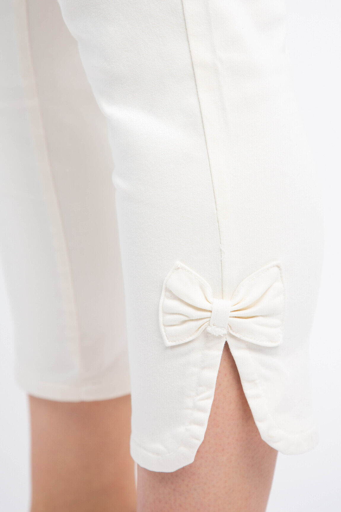 Soft Denim Capri w/ Petal Slit Image 4