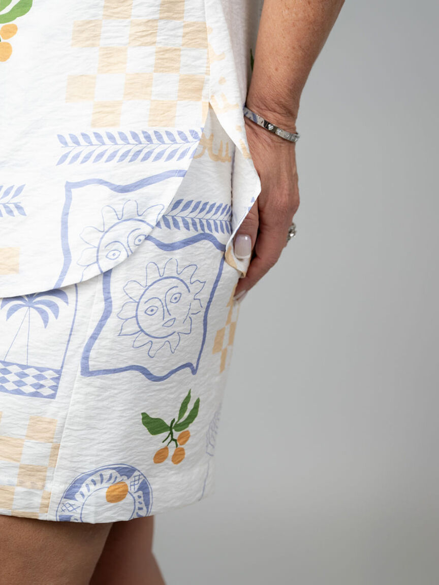 Adjustable Elastic Waist Shorts Image 2