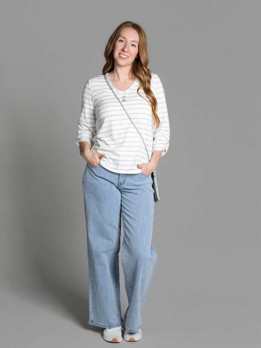 3/4 Sleeve V-Neck Top