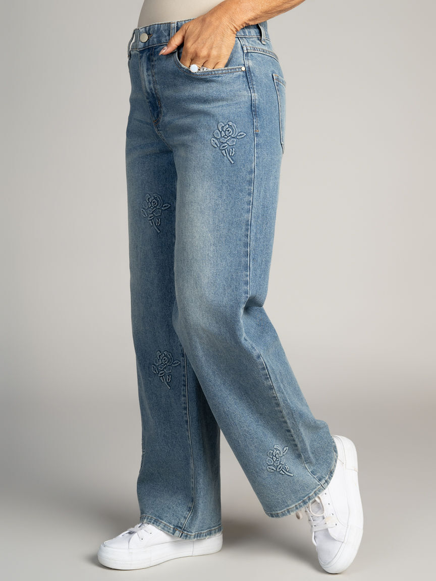 Sophia Curvy 3D Flower Straight Jean