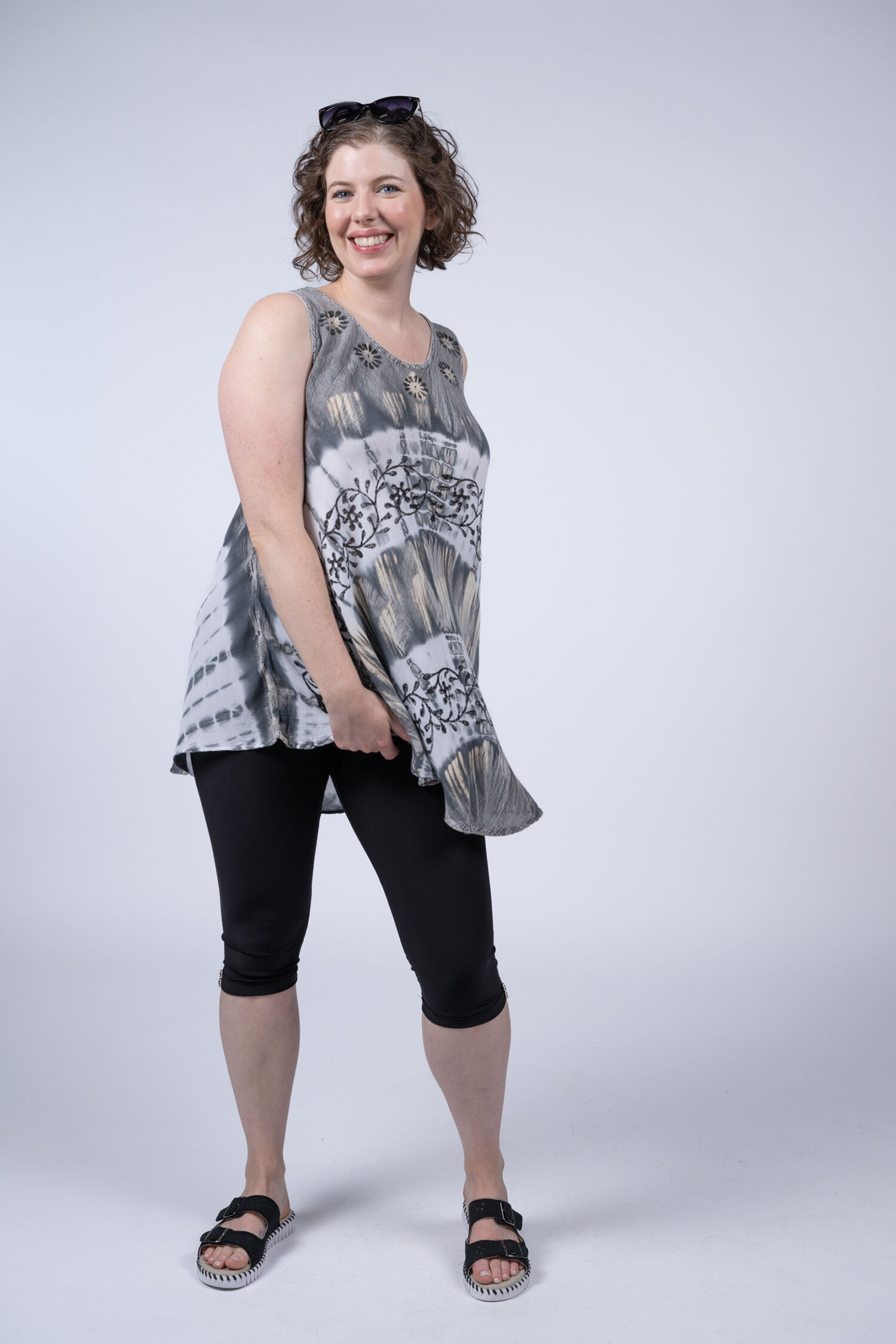 Button Cuff Capri Image 2