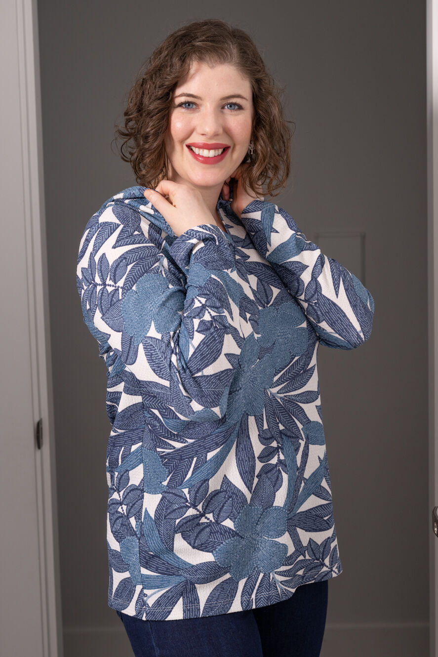 Lightweight Hooded Pullover Image 1