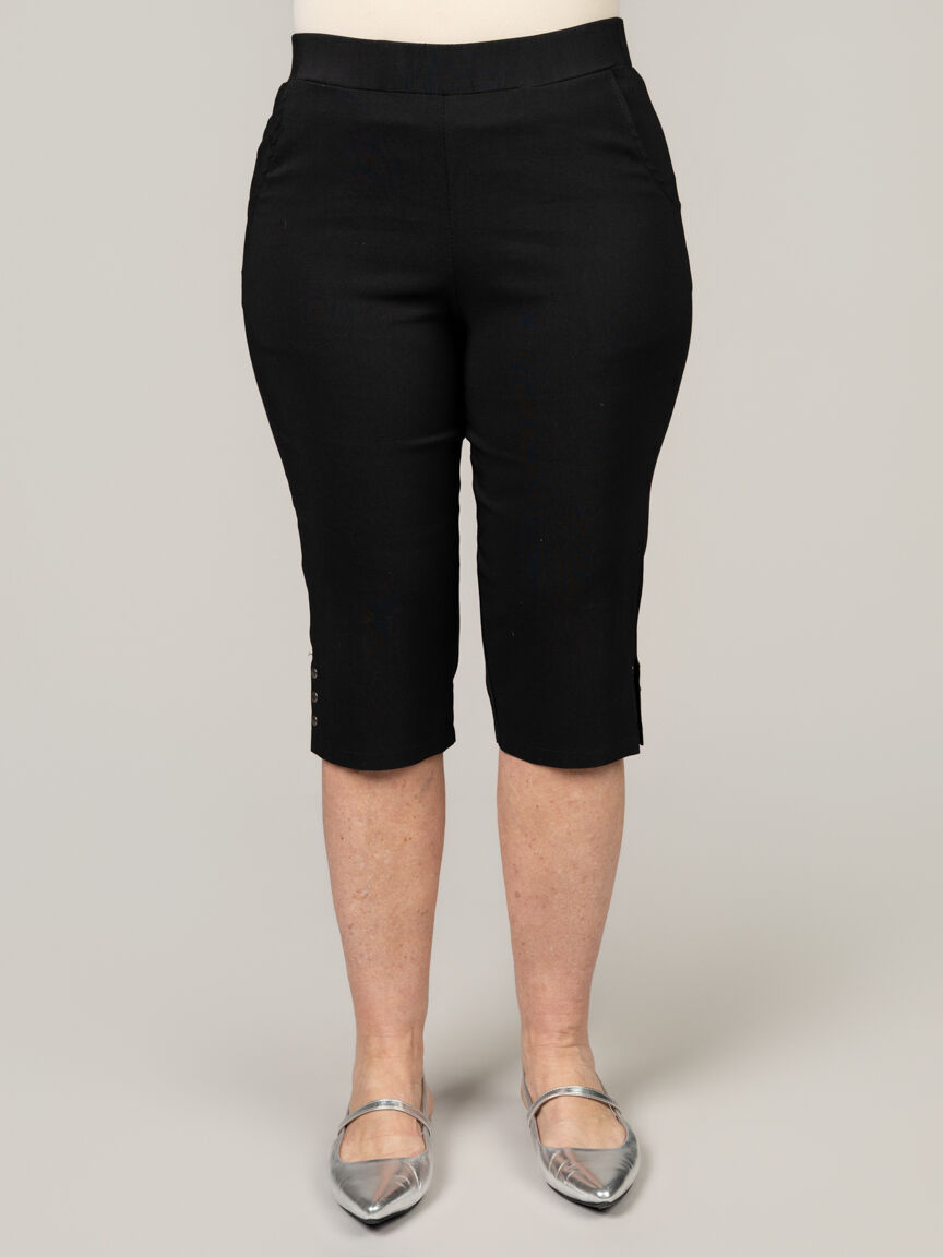 Pull-On Capri Pants with Snap Hem