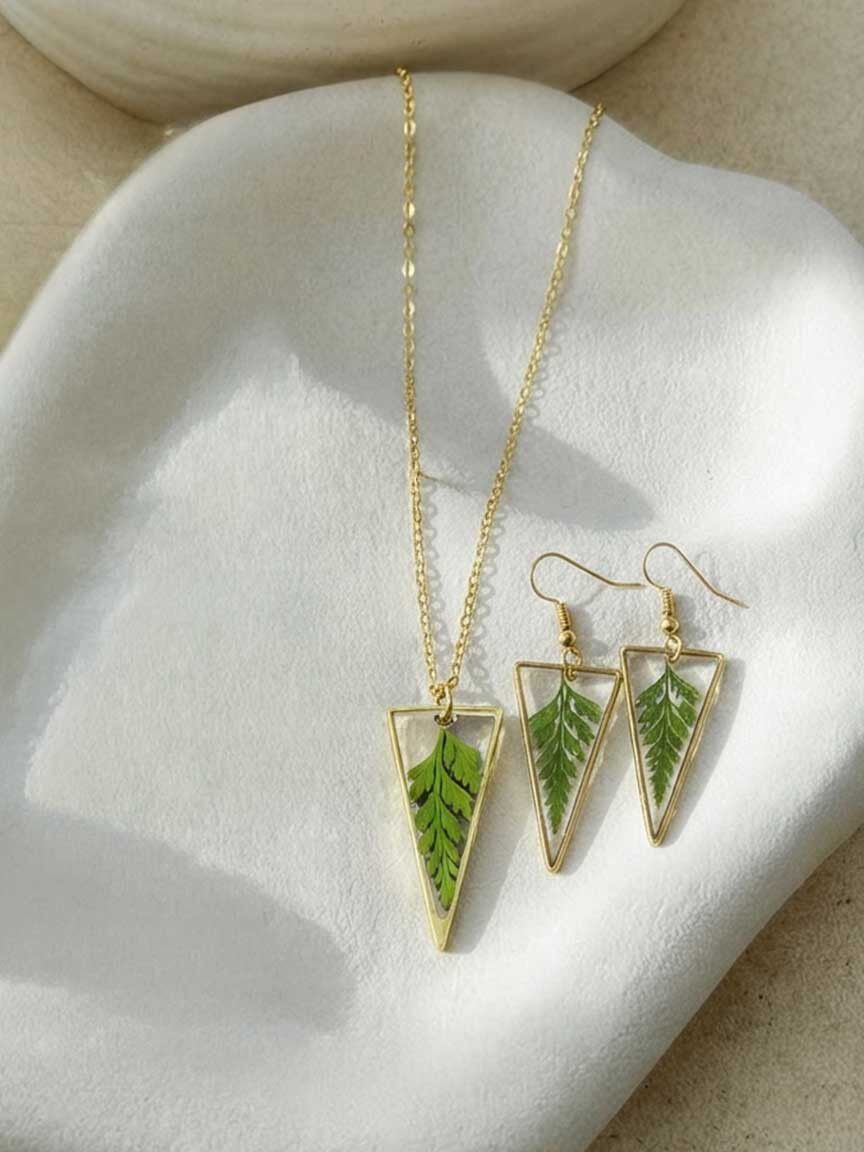 Botanical Gold Leaf Necklace Set