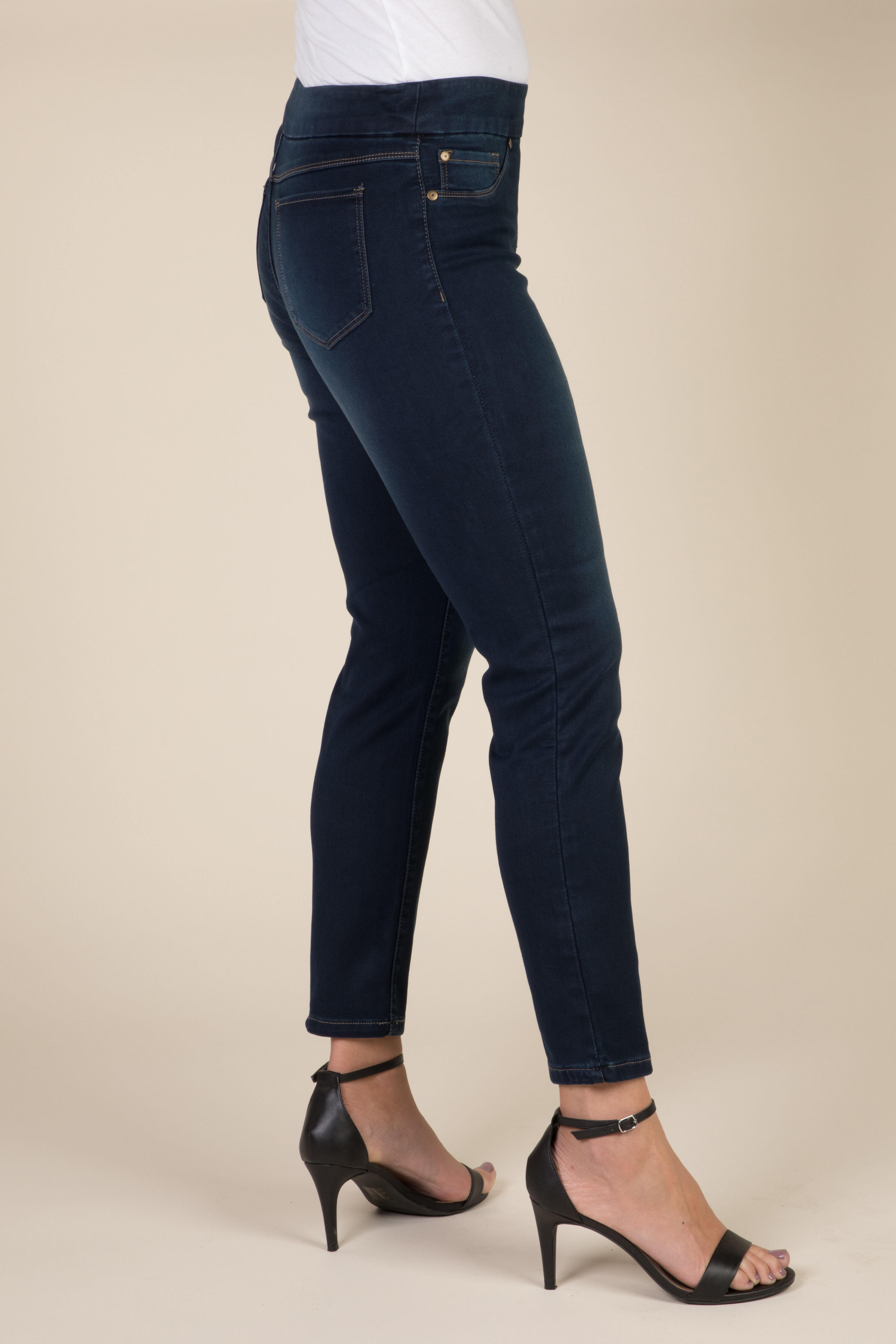 Basic Pull-On Knit Taper-Leg Stretch Jegging Jeans Image 4