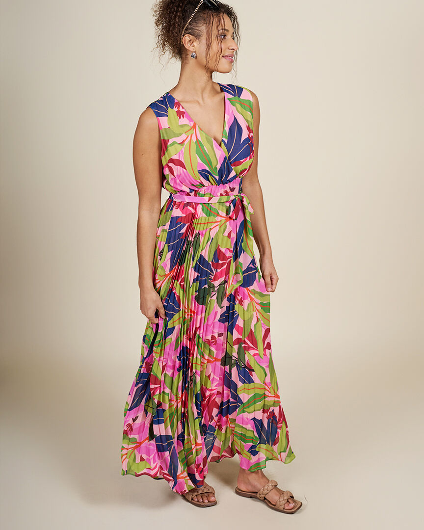 Sleeveless Pliss&eacute; Maxi Dress Image 4