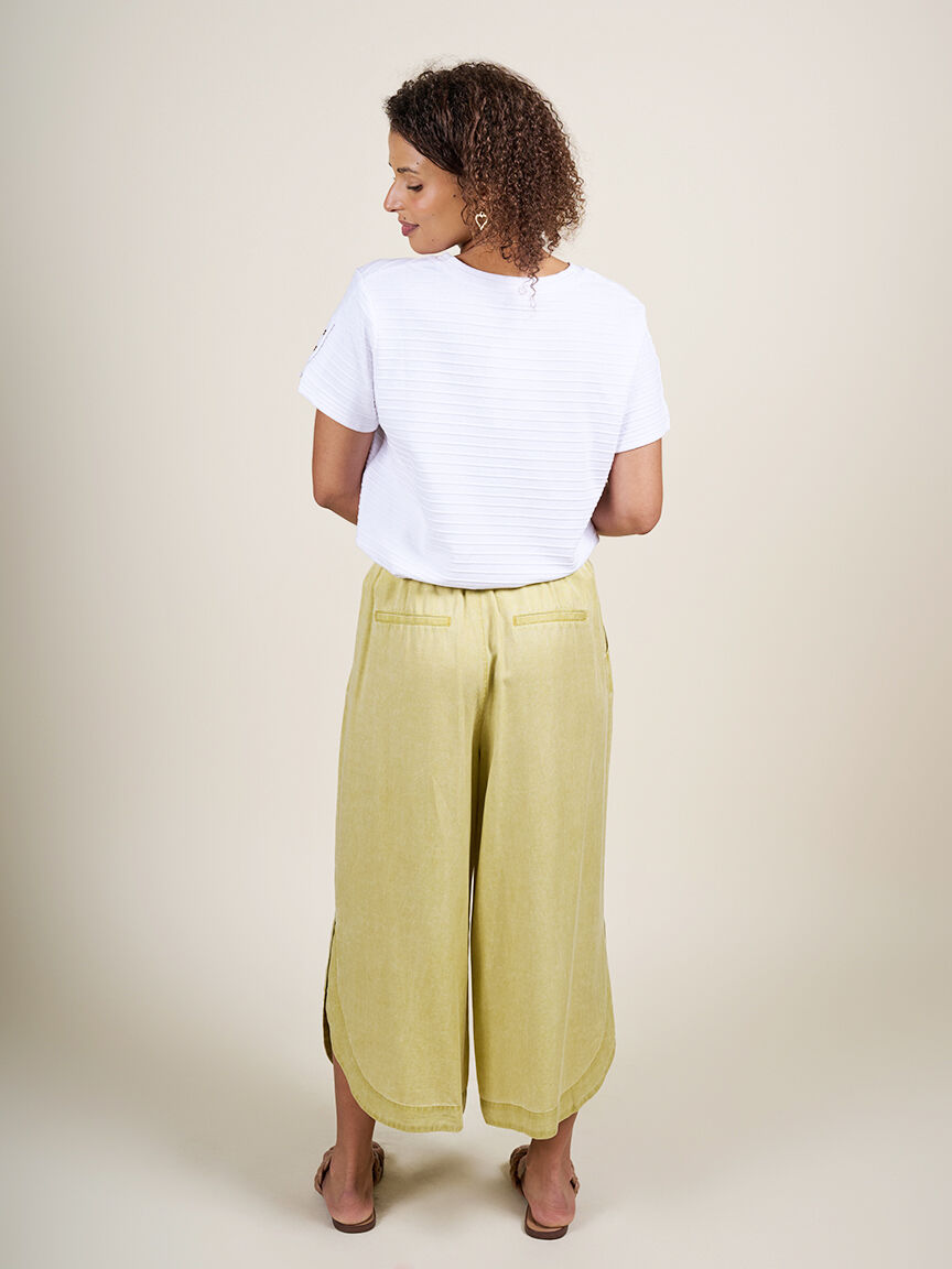Flowy Pleated Tulip-Hem Pants With Pockets  Image 2