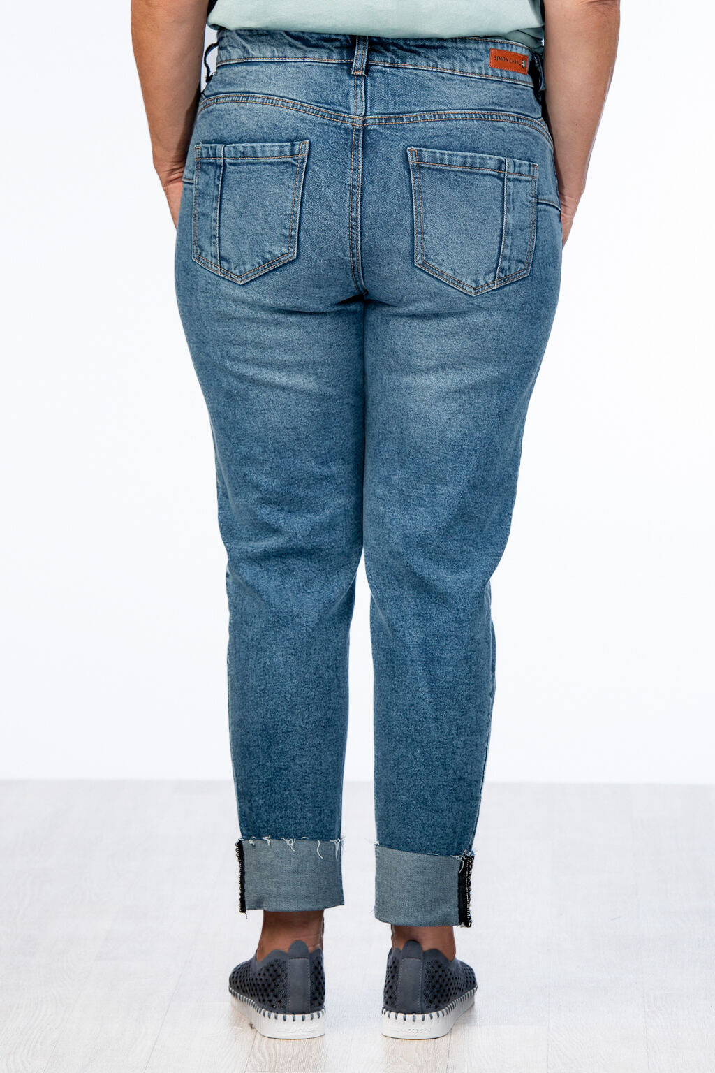 Five-Pocket Cuffed Rhinestones Mom Jeans Image 2