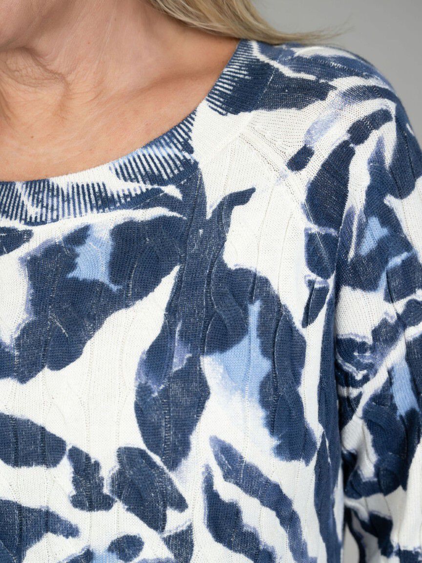 Lightweight Cable Knit Sweater Image 3