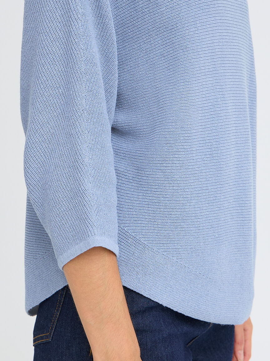3/4 Sleeve Rounded Hem Top