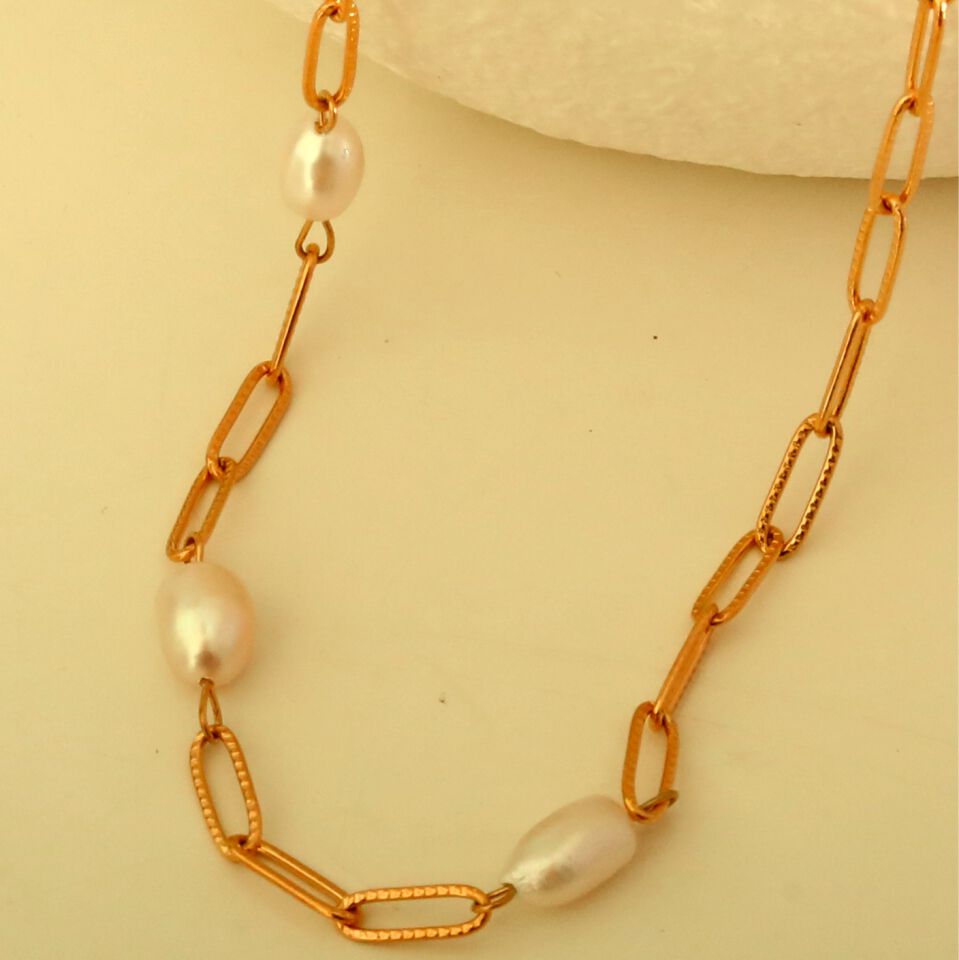 YORK Freshwater Pearl Necklace Image 3