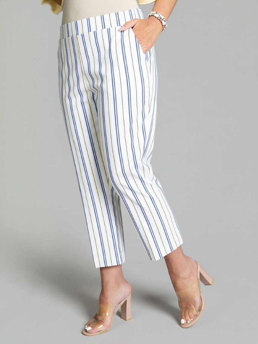 Pull-On Capri Pants Image 3
