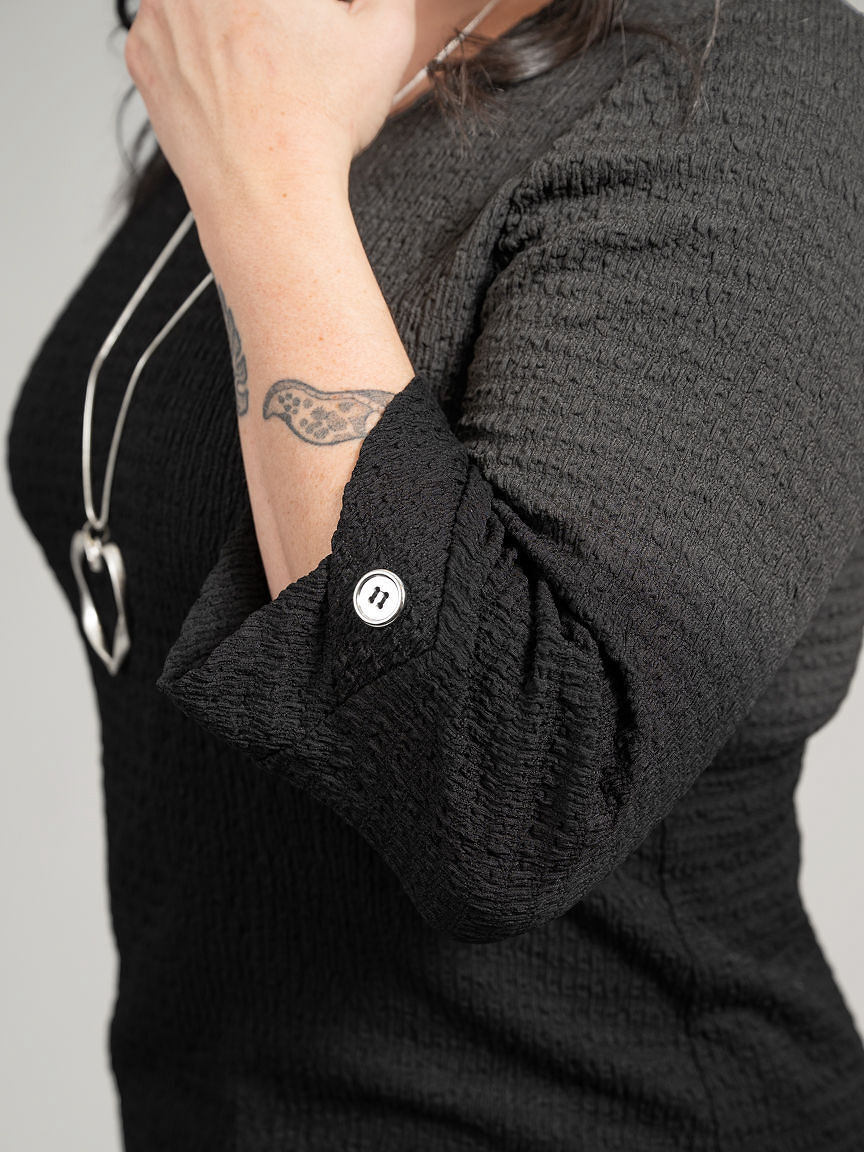 3/4 Sleeve Top With Button Image 4