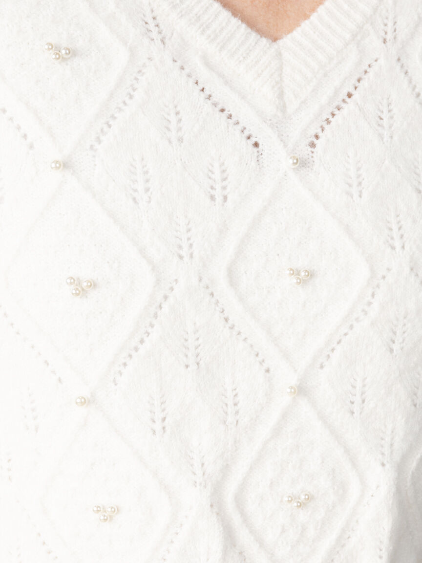 Long Sleeve V-Neck Sweater With Pearls