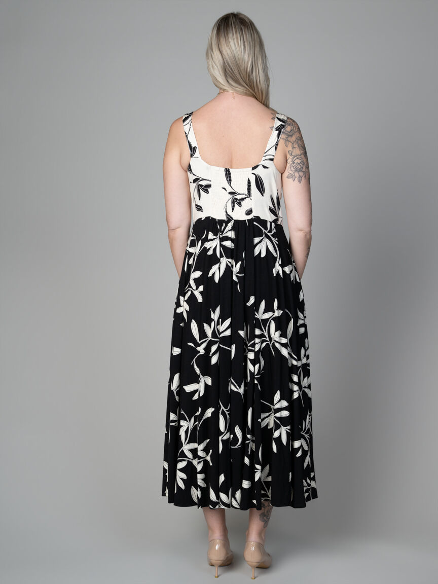 Sleeveless Maxi Dress With Pockets