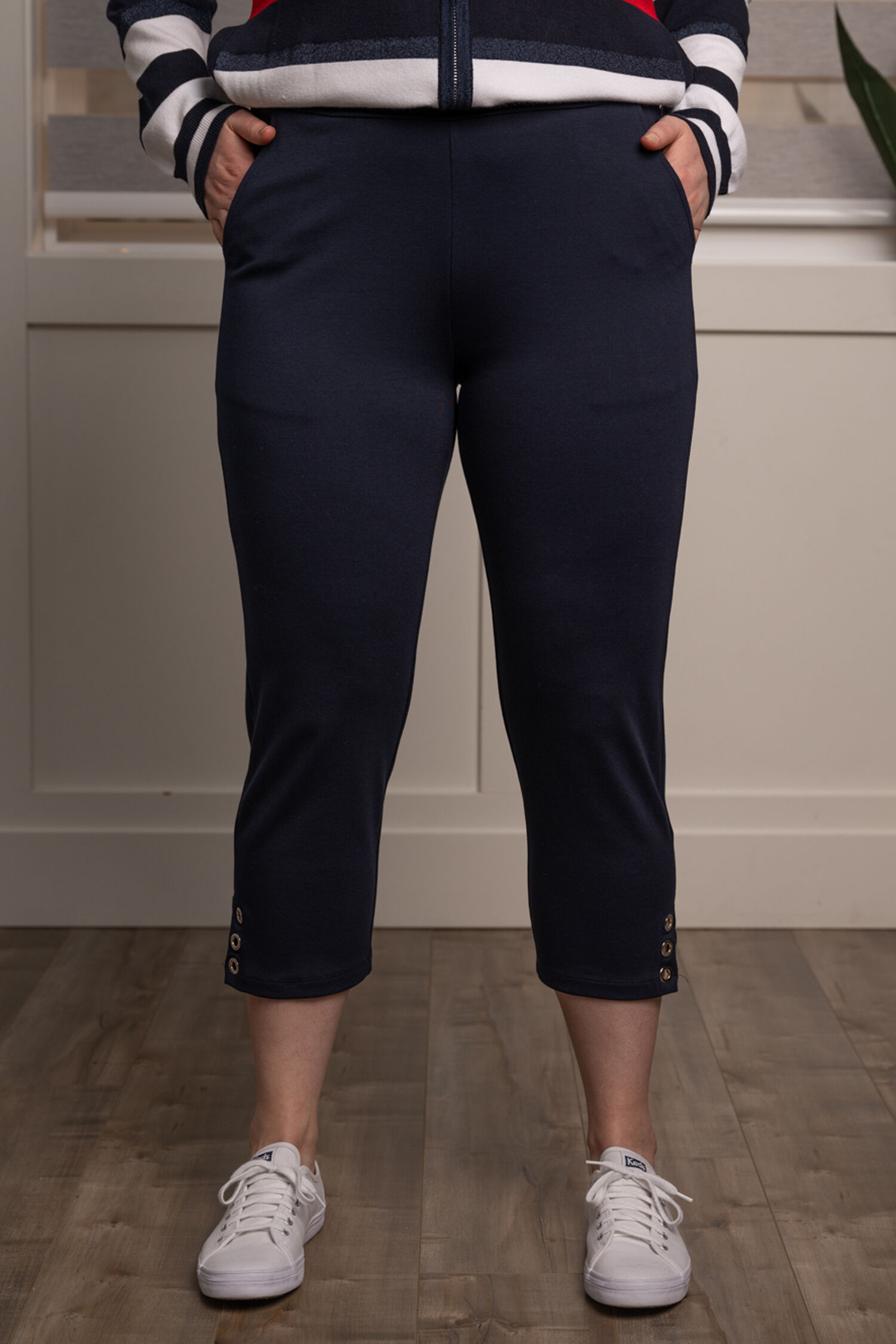 Marbella Capri w/ Grommet Detail Image 2