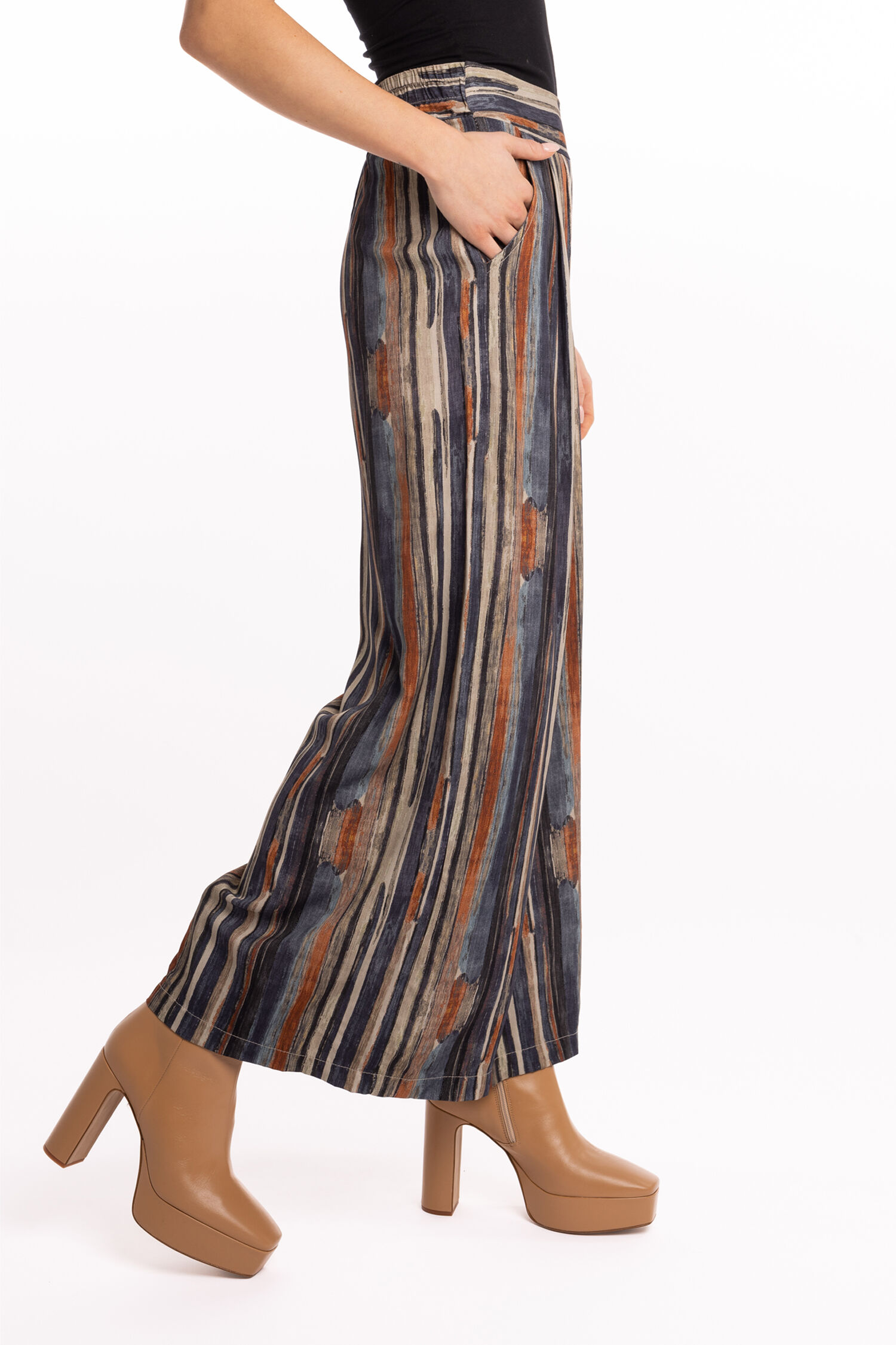 Wide-Leg Printed Trousers  Image 2