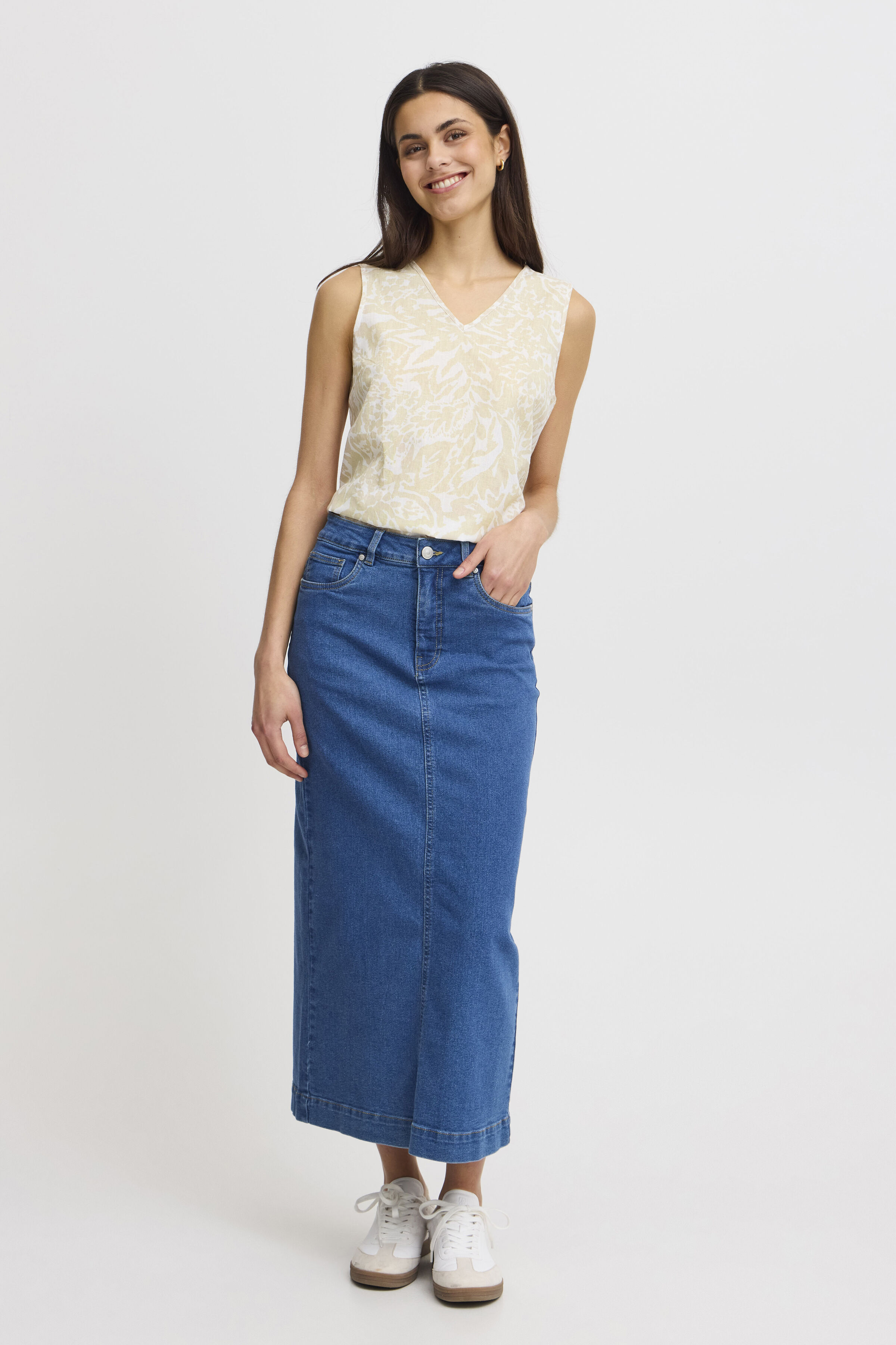 Linen Blend Sleeveless Top Image 4