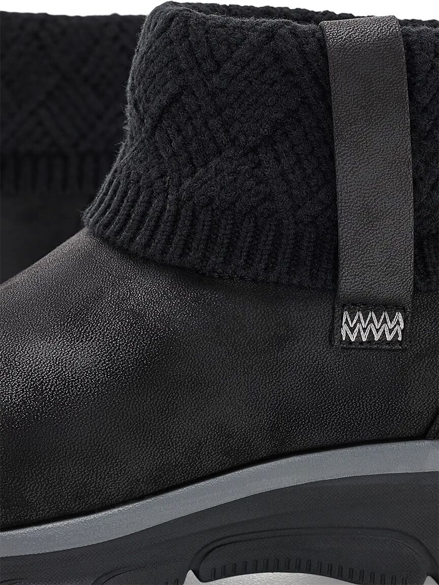 Sketchers Slip In Fold Over Boot