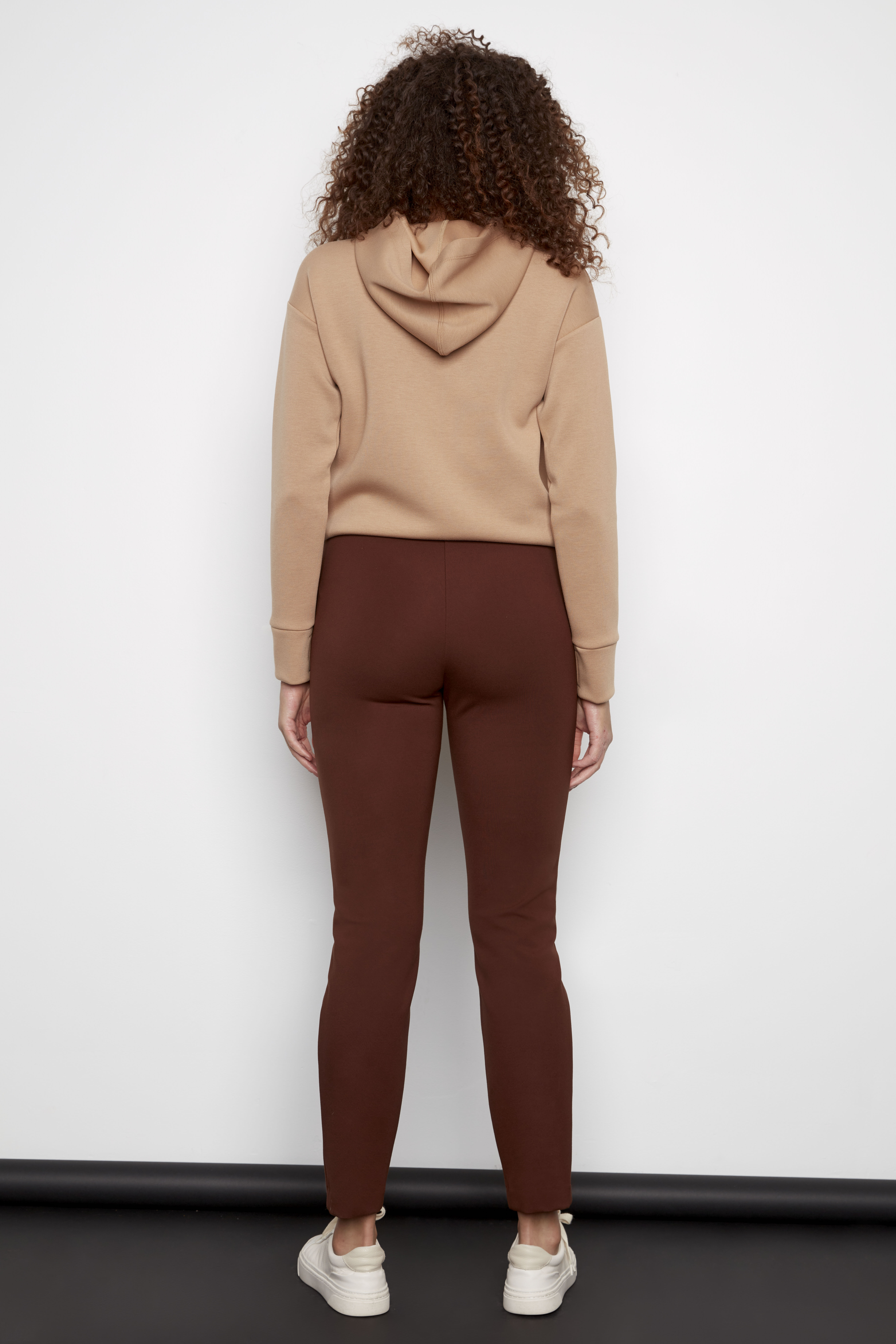 Scottie Slim Ponte Pant Image 3