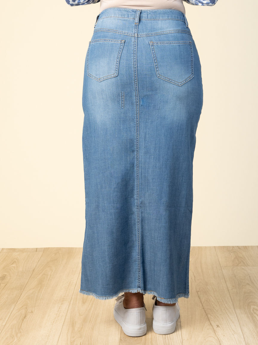 Denim Maxi skirt With Front Slit And Pockets