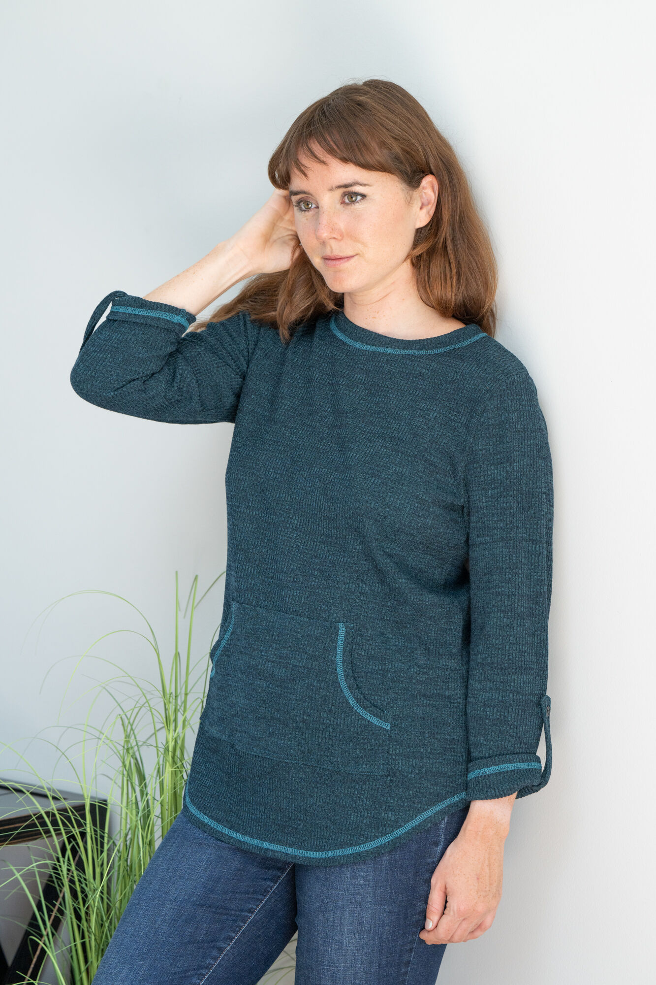 Kangaroo Knit Pocket Shirt-Tail Top   Image 2