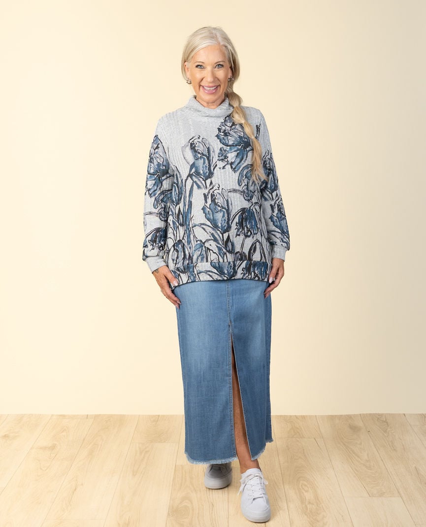 Long Sleeve Flower Art Knitted Top