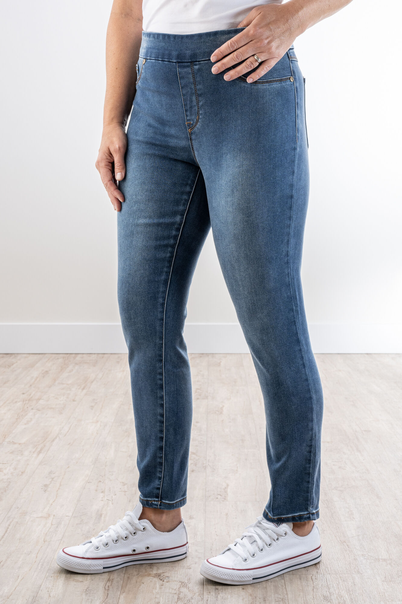 Basic Pull-On Knit Taper-Leg Stretch Jegging Jeans Image 1