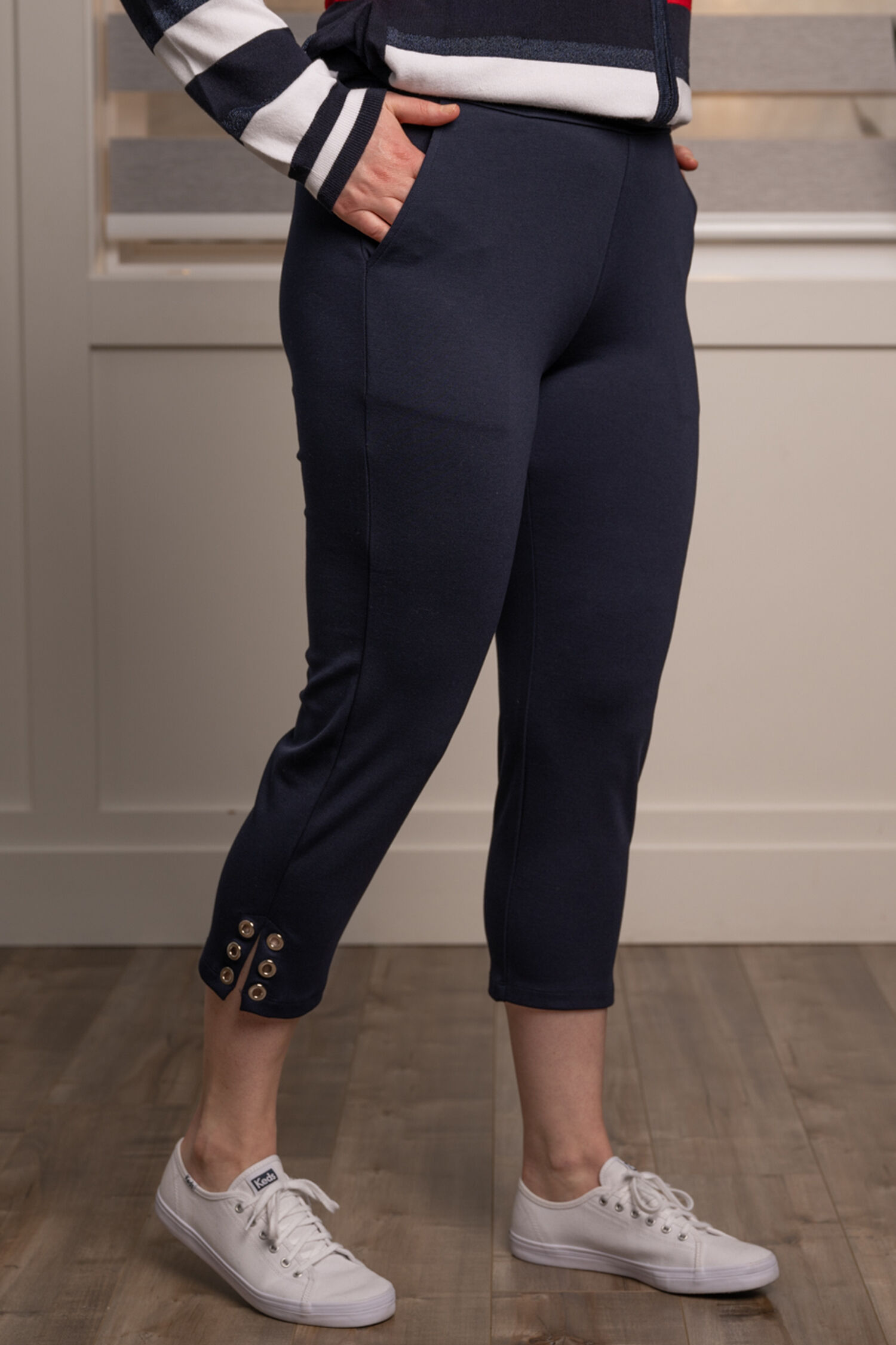 Marbella Capri w/ Grommet Detail Image 3