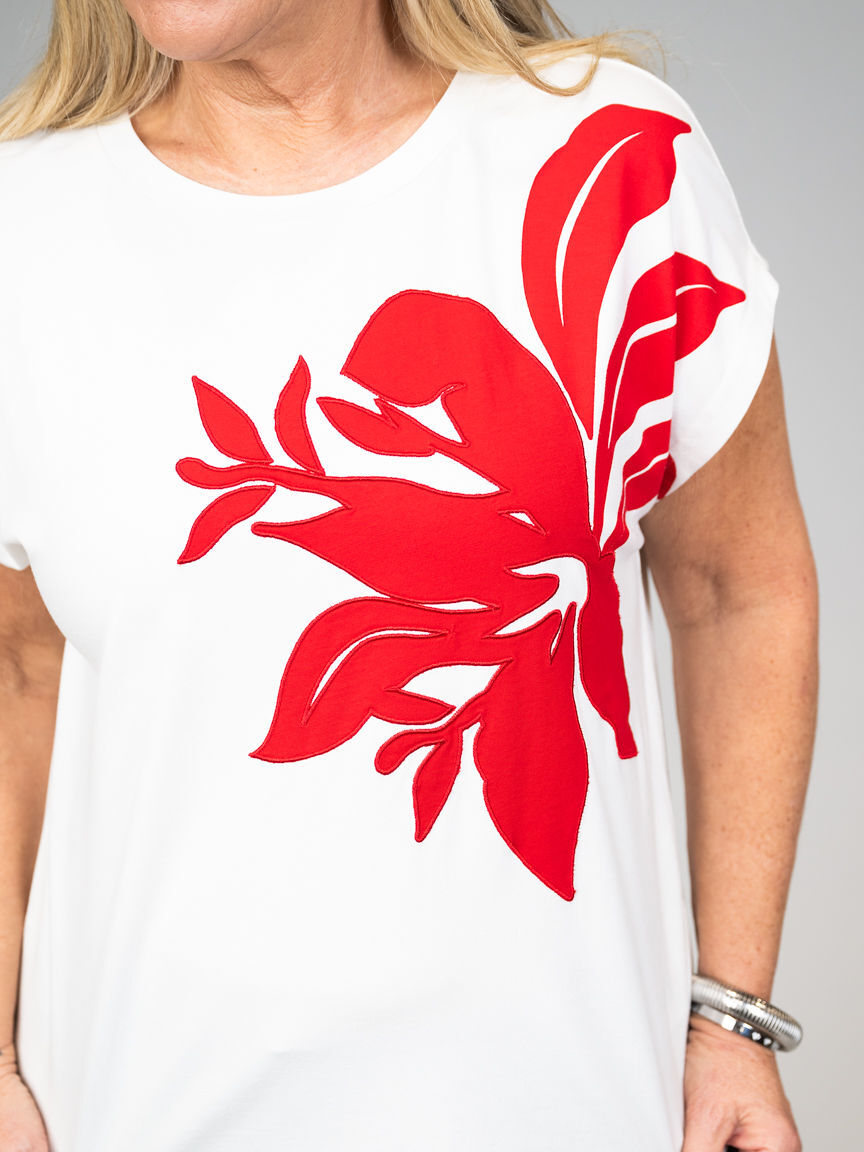 Floral Appliqu&eacute; Cap Sleeve Top