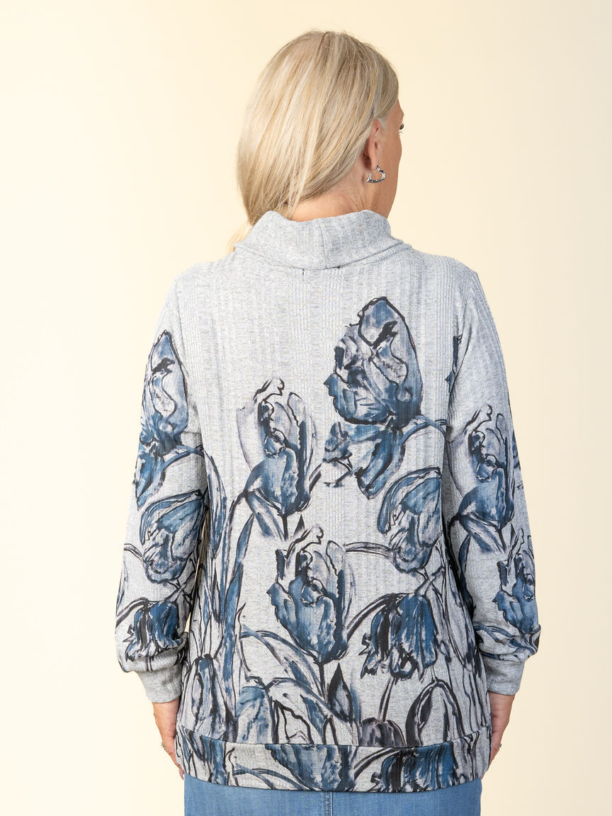 Long Sleeve Flower Art Knitted Top