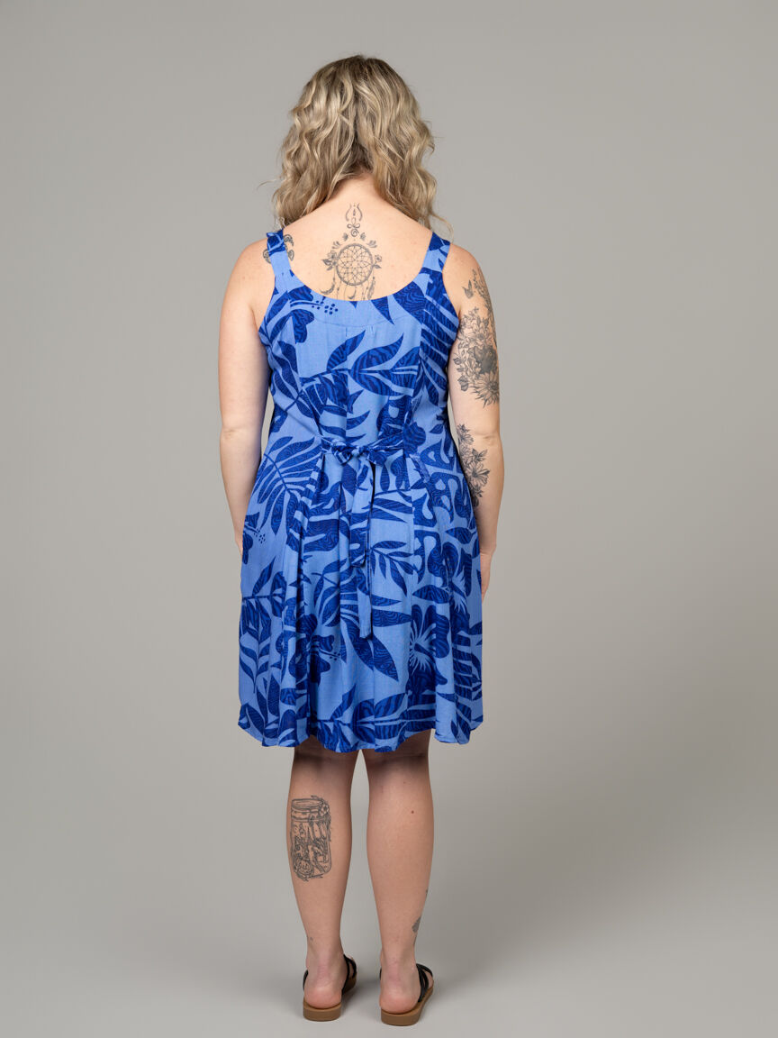 Sleeveless Scoop Neck Summer Dress with Pockets