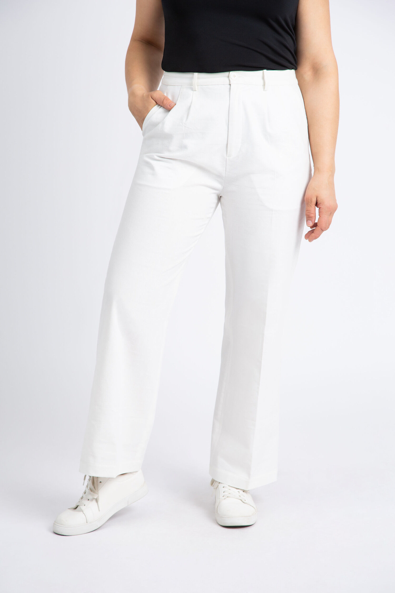 Wide Leg Pleated Trouser Image 4