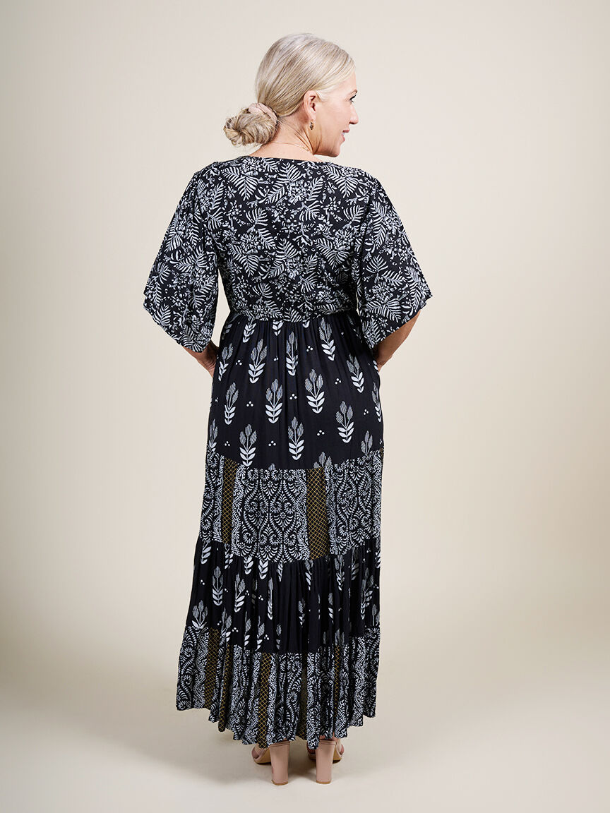 Maxi dress with beads Image 2