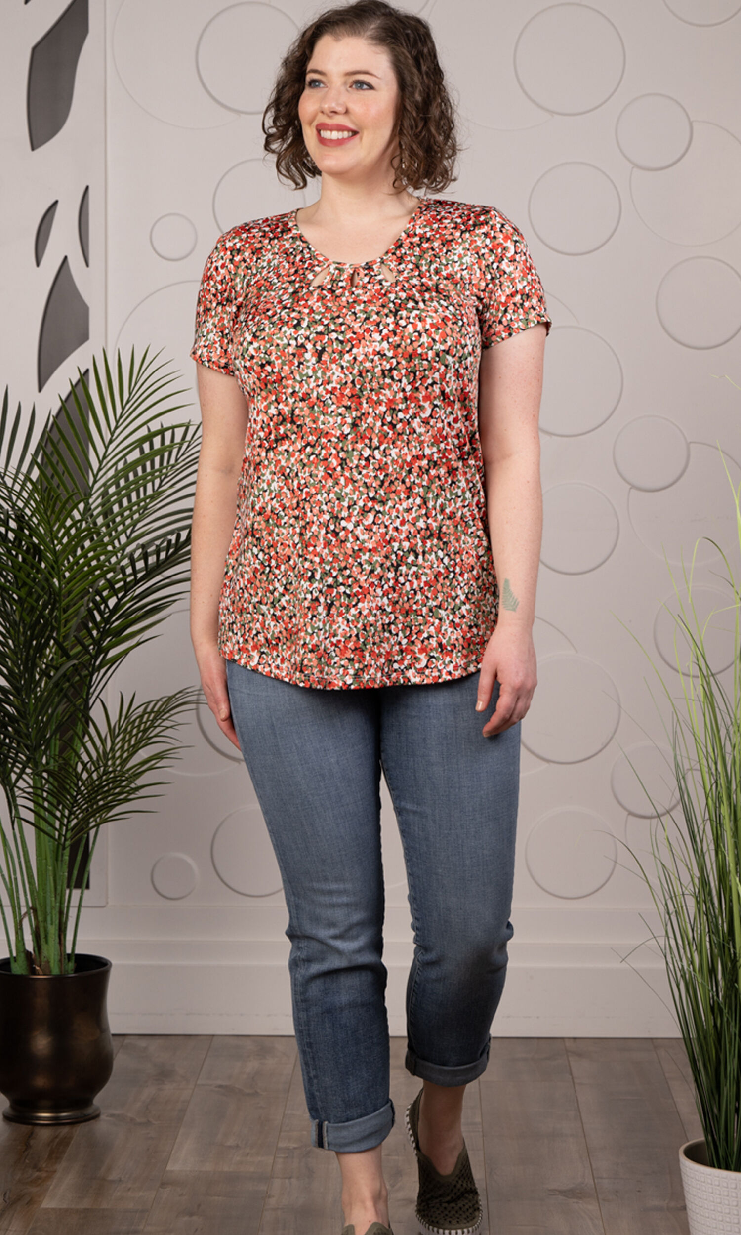 Short Sleeve Triple Keyhole Top Image 2