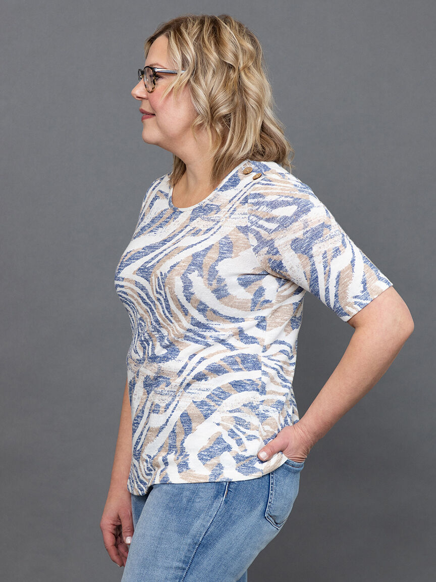 &frac34; Sleeves V-Neck Pointed Hem Top Image 3