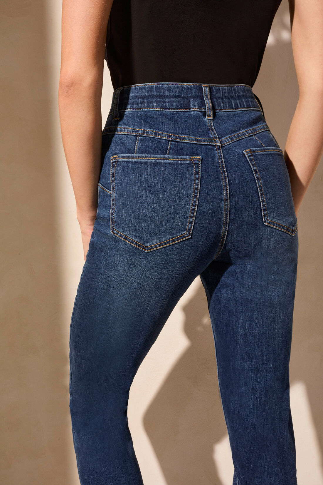 Cropped Jeans  Image 3