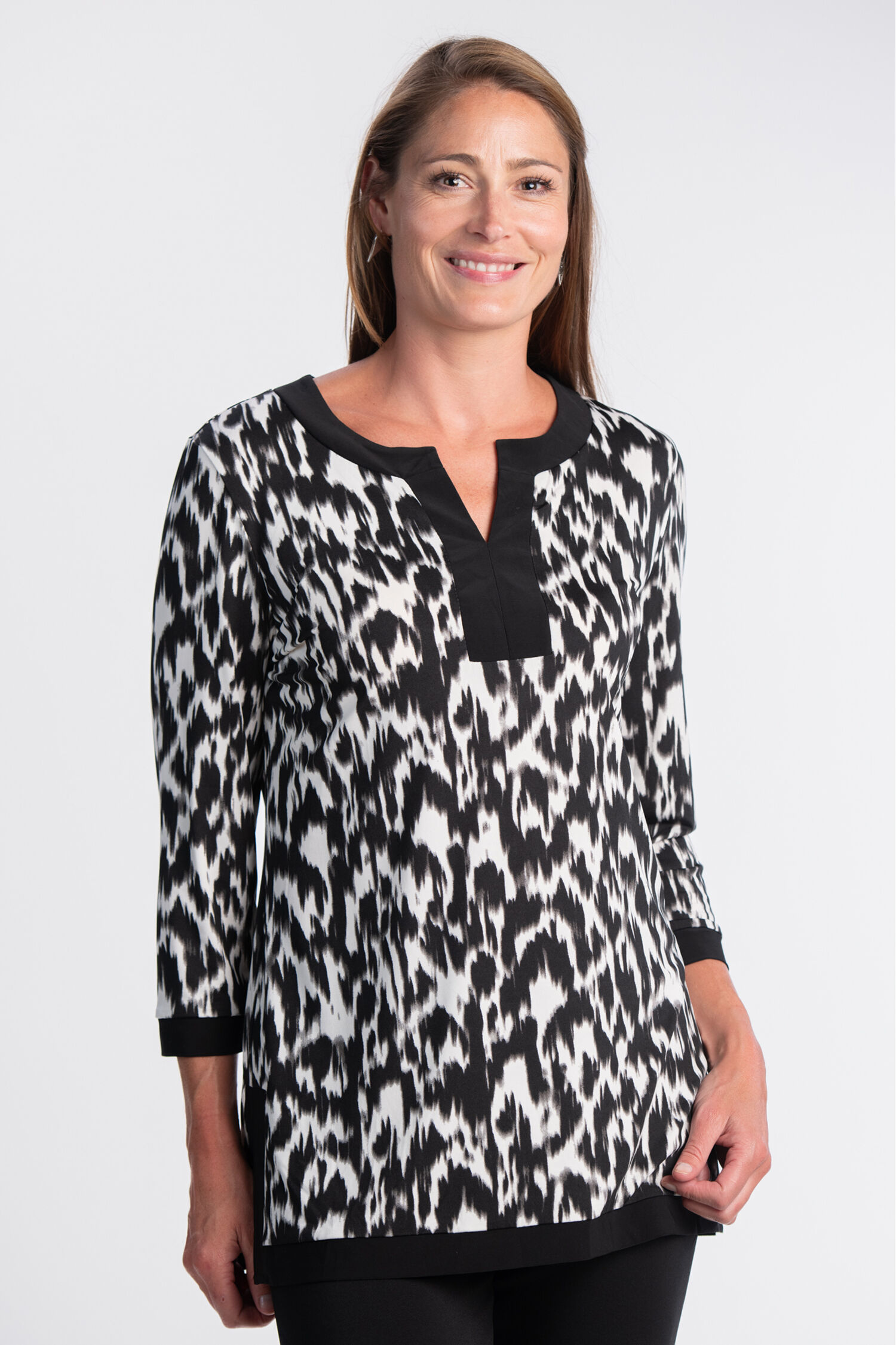 &frac34; Sleeve Notch Neck Tunic Image 1