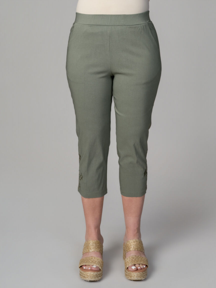 Pull-On Capris With Embroidery Hem